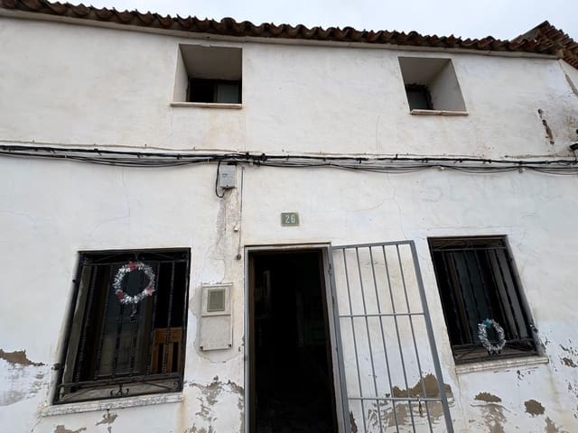 Casa de 4 habitaciones en Almansa en venta - 68.000 € (Ref: 9476114)