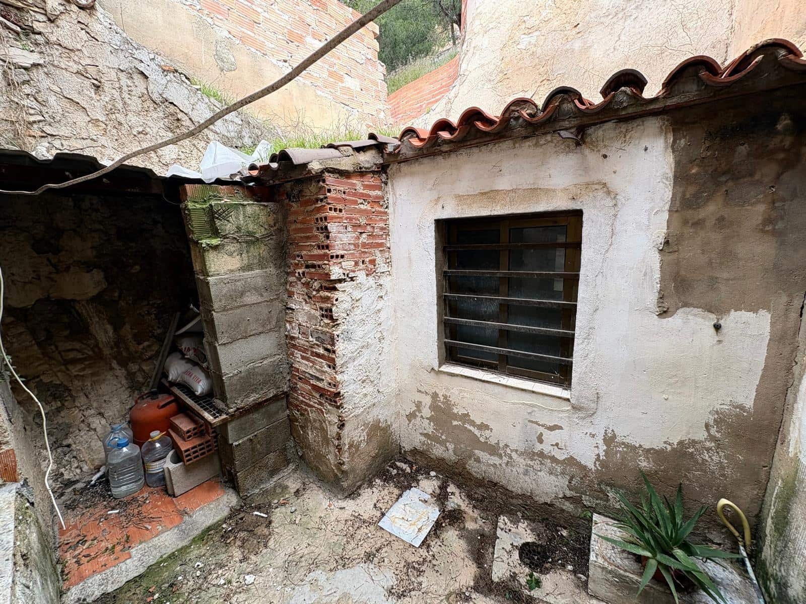 4 bedroom Townhouse for sale in Almansa - € 68,000 (Ref: 9476114)