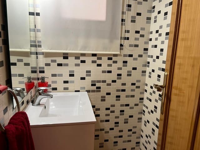 3 soverom Leilighet til salgs i Almansa med garasje - € 88 000 (Ref: 9481201)