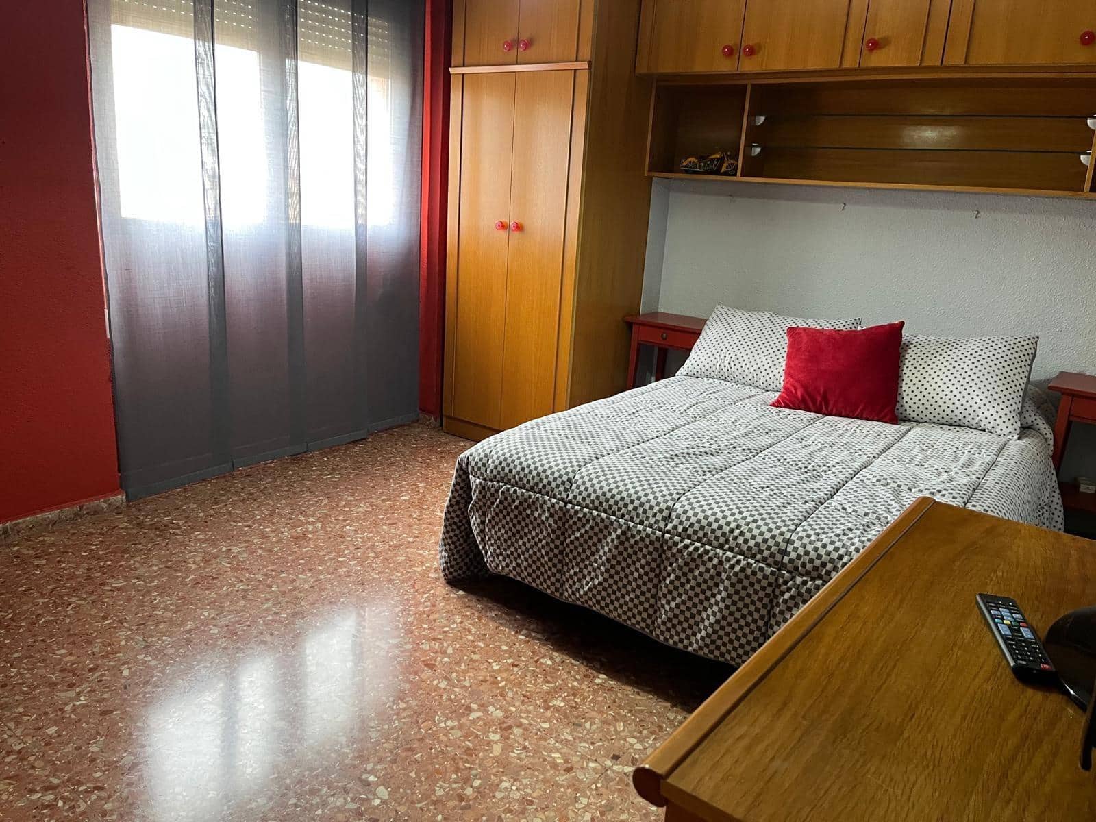 3 bedroom Flat for sale in Almansa with garage - € 88,000 (Ref: 9481201)