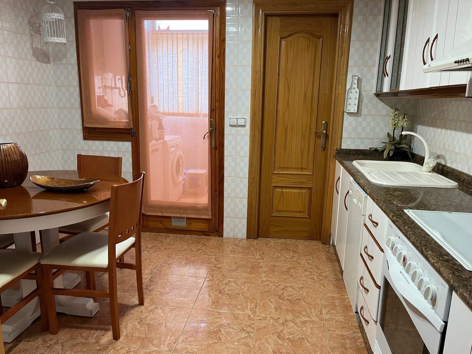 3 bedroom Flat for sale in Almansa with garage - € 88,000 (Ref: 9481201)