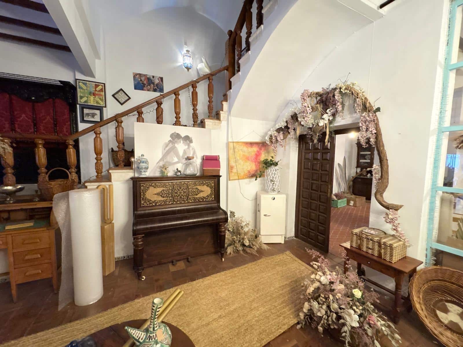 6 bedroom Townhouse for sale in La Font de la Figuera with pool - € 600,000 (Ref: 9530541)