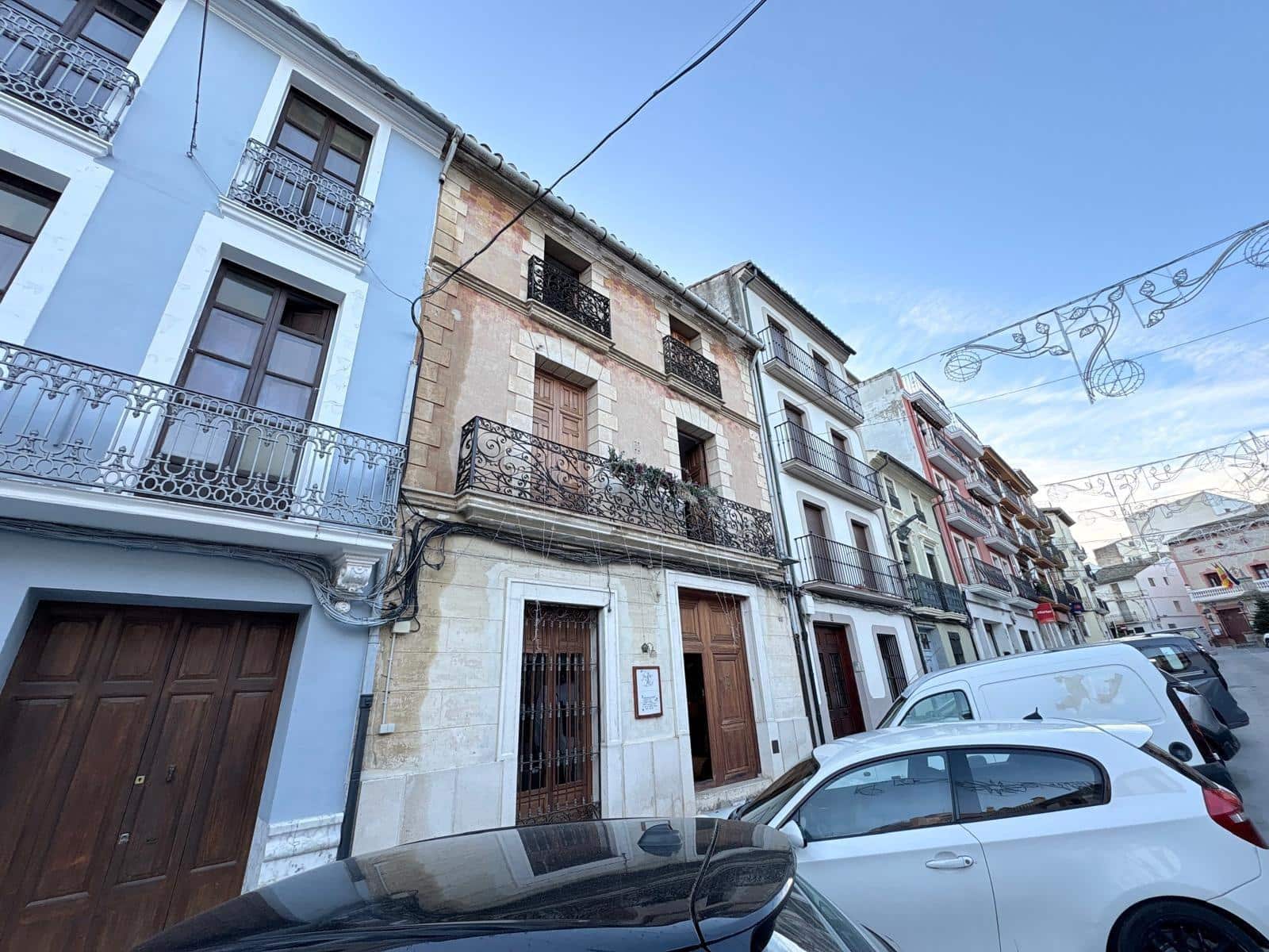 6 bedroom Townhouse for sale in La Font de la Figuera with pool - € 600,000 (Ref: 9530541)