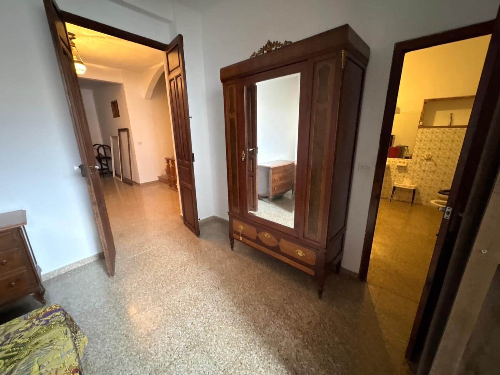 6 bedroom Townhouse for sale in La Font de la Figuera with pool - € 600,000 (Ref: 9530541)