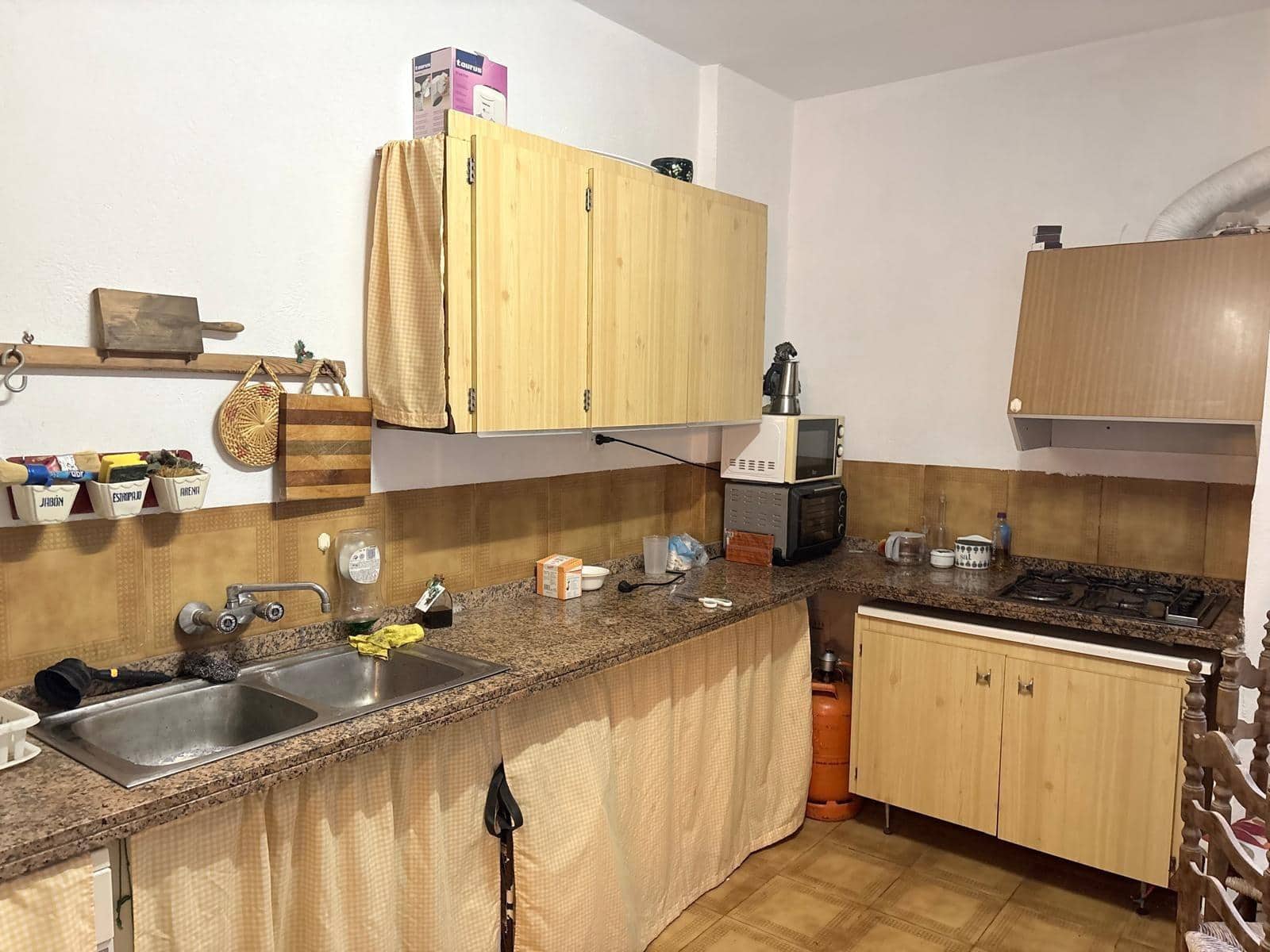 6 bedroom Townhouse for sale in La Font de la Figuera with pool - € 600,000 (Ref: 9530541)