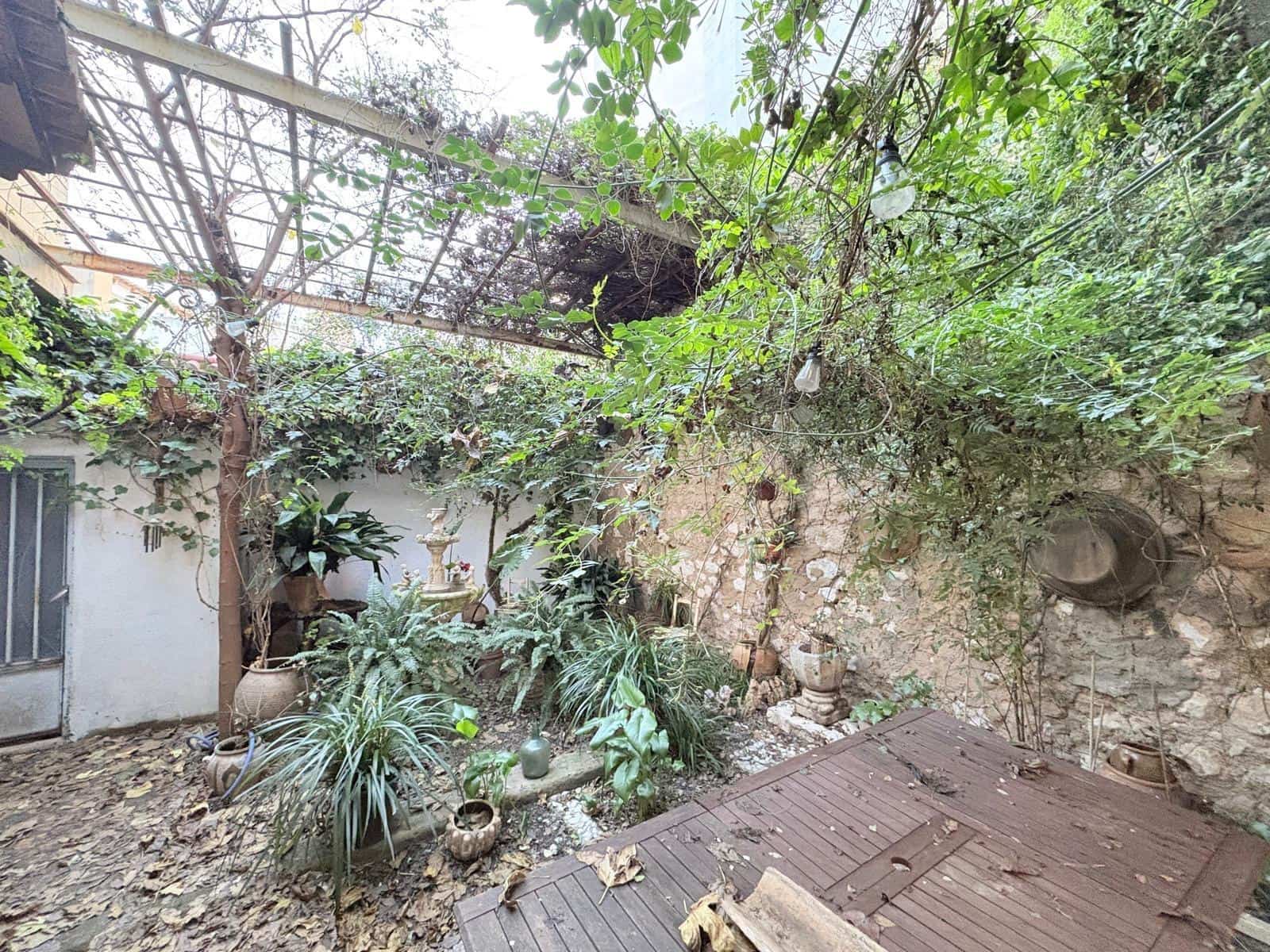 6 bedroom Townhouse for sale in La Font de la Figuera with pool - € 600,000 (Ref: 9530541)