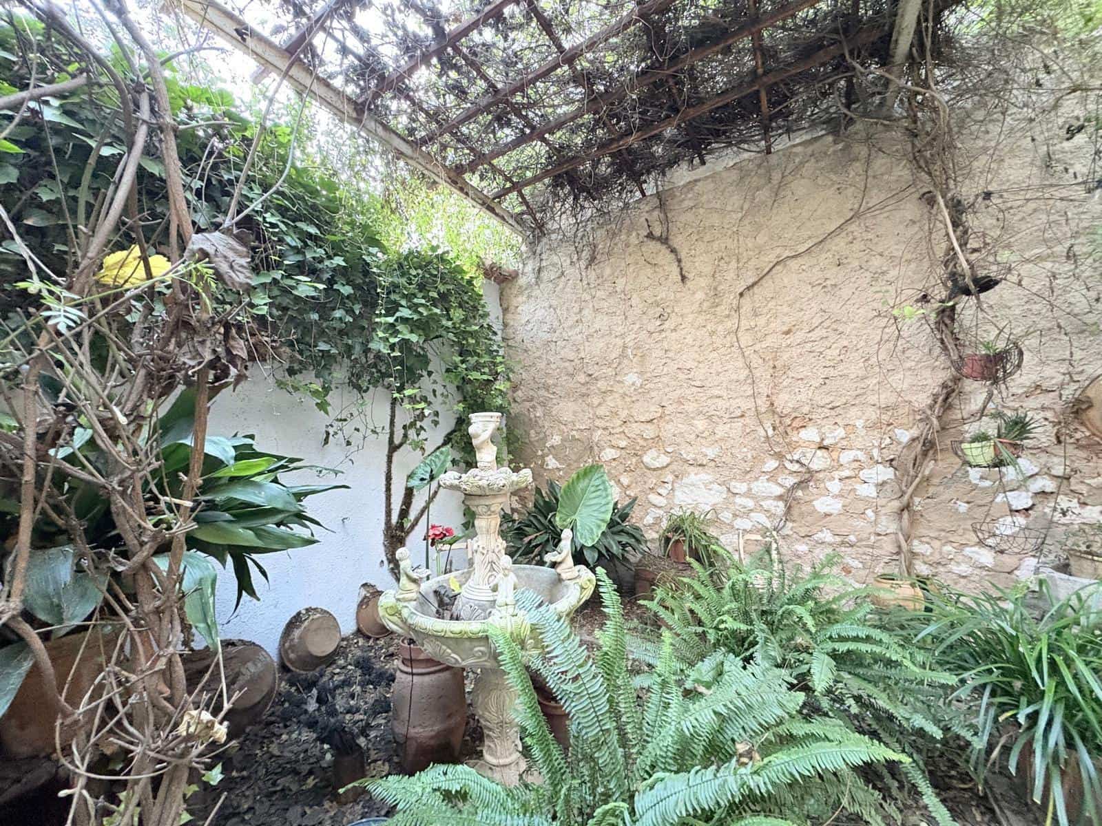 6 bedroom Townhouse for sale in La Font de la Figuera with pool - € 600,000 (Ref: 9530541)