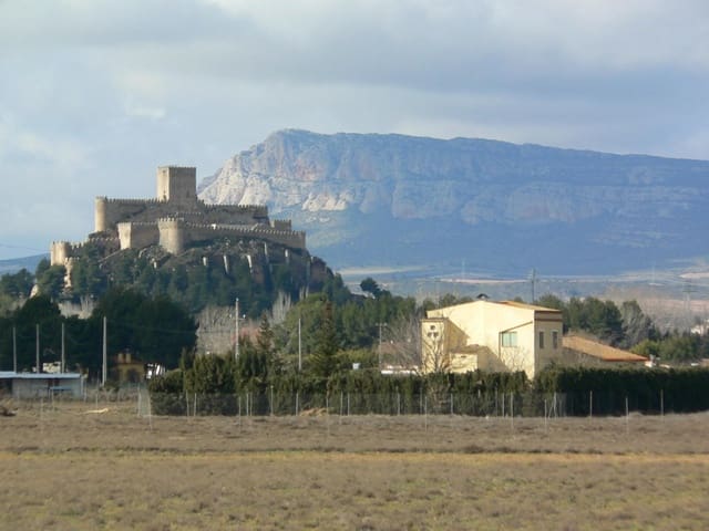 4 soveværelse Villa til salg i Almansa - € 250.000 (Ref: 9543652)