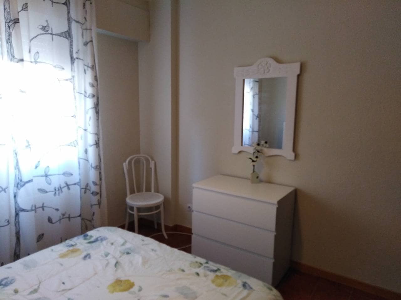4 slaapkamer Flat te huur in Almansa - € 575 (Ref: 9551519)