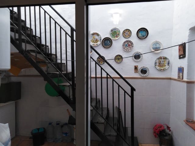 4 Zimmer Apartment zu vermieten in Almansa - 450 € (Ref: 9551522)