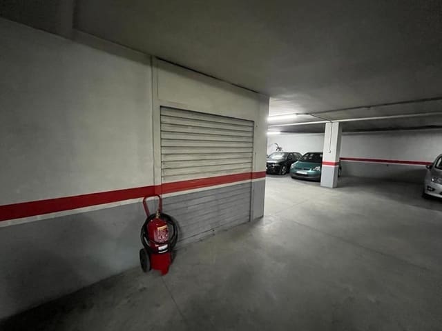 Garage for rent in Almansa - € 100 (Ref: 9561811)