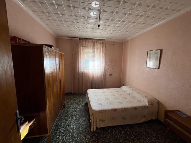 Piso de 3 habitaciones en Almansa en venta - 68.000 € (Ref: 9619242)