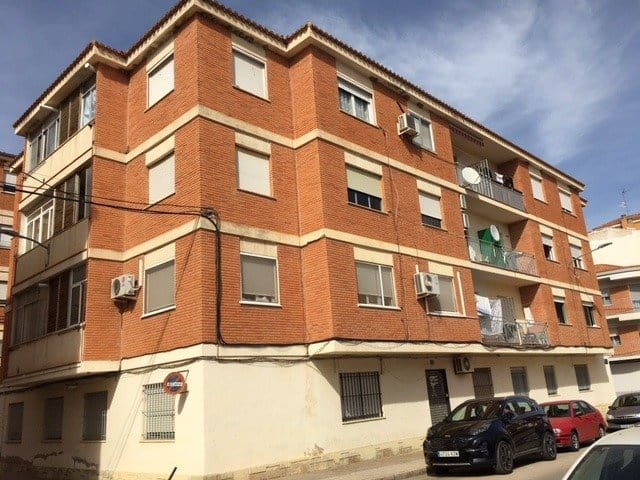 3 bedroom Flat for sale in Almansa - € 89,000 (Ref: 9619243)