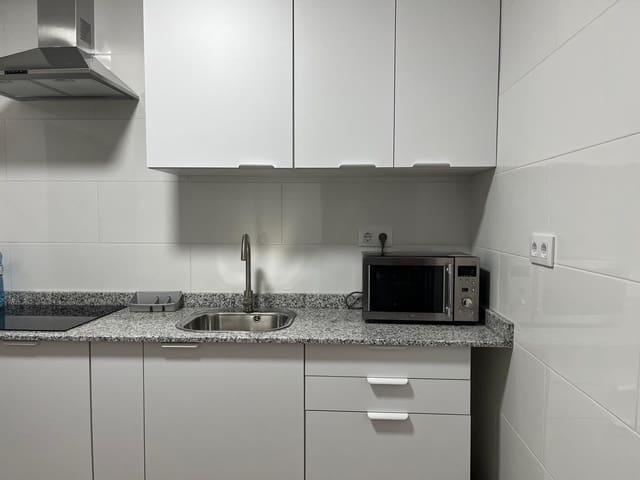 Appartement de 4 chambres à louer à Almansa - 550 € (Ref: 9648139)