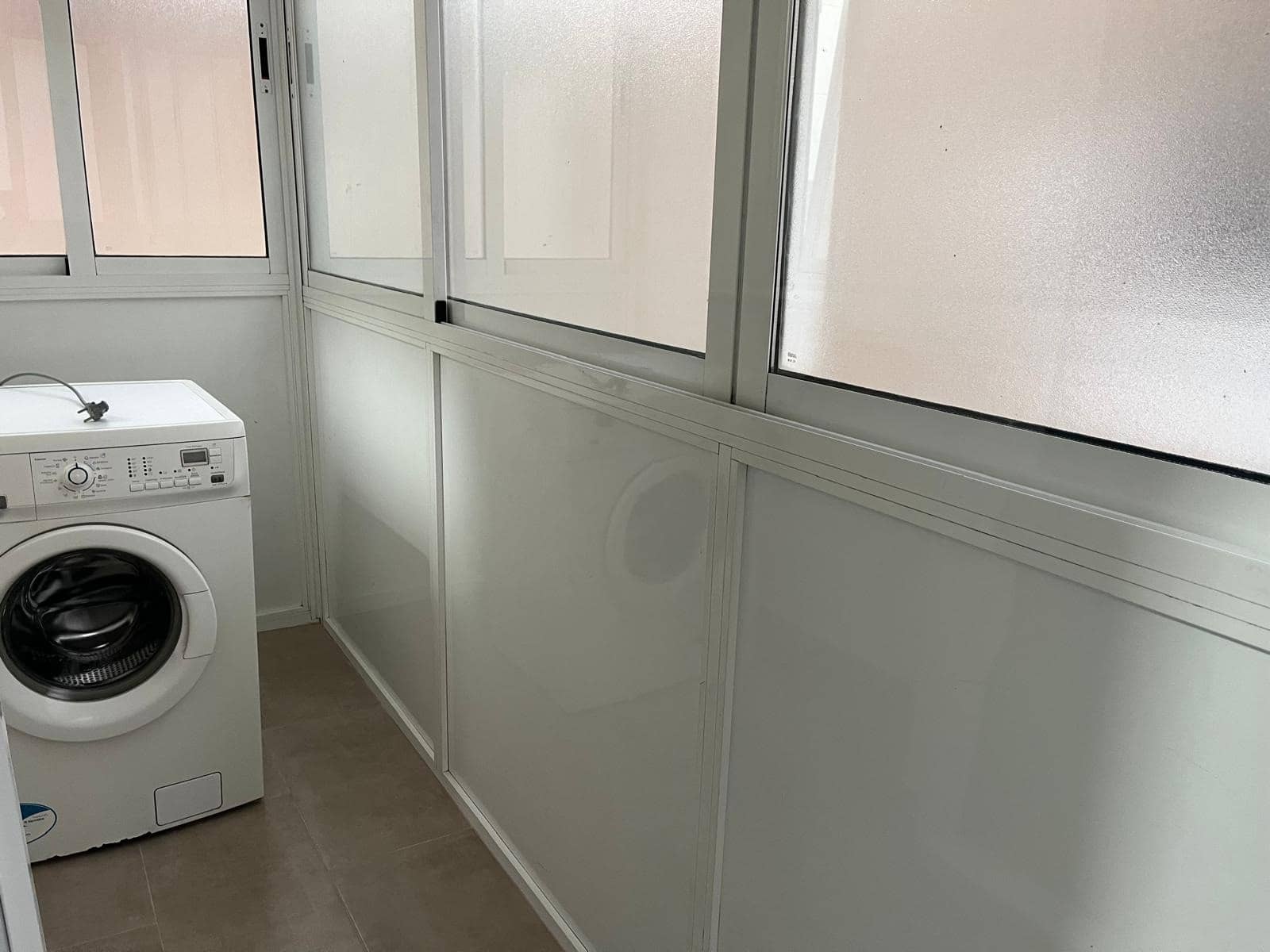 4 bedroom Flat for rent in Almansa - € 550 (Ref: 9648139)