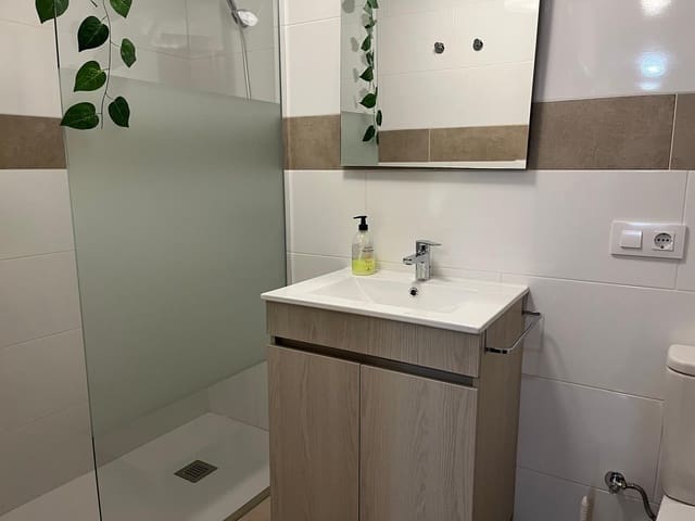 Appartement de 4 chambres à louer à Almansa - 550 € (Ref: 9648139)