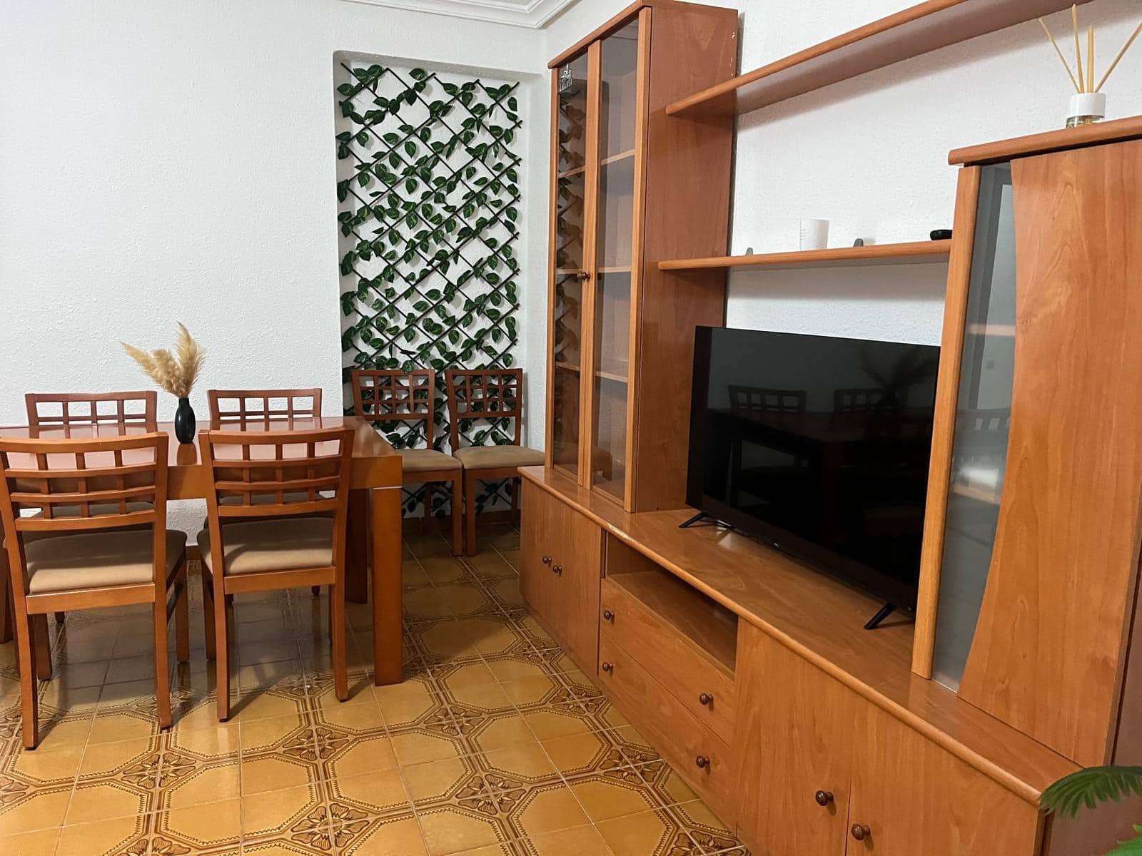 4 bedroom Flat for rent in Almansa - € 550 (Ref: 9648139)