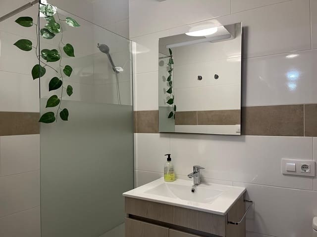 Appartement de 4 chambres à louer à Almansa - 550 € (Ref: 9648139)