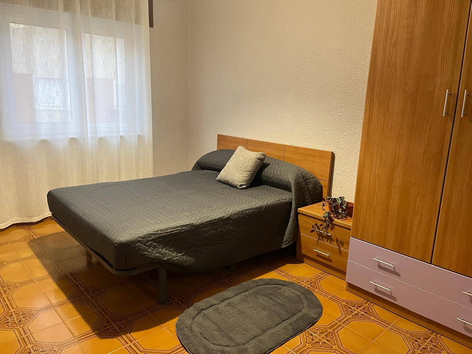 4 bedroom Flat for rent in Almansa - € 550 (Ref: 9648139)