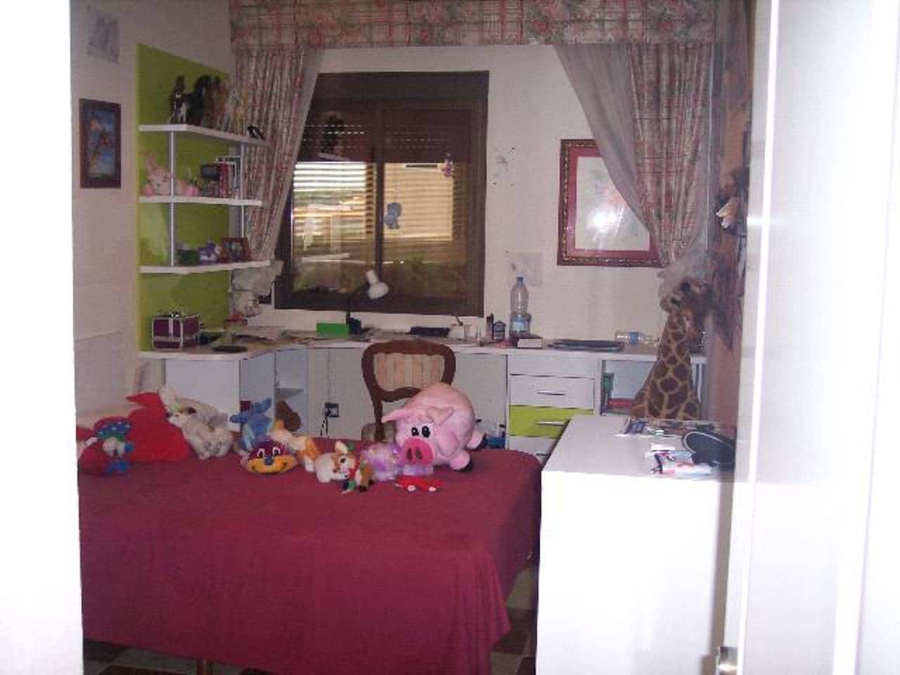 4 chambre Appartement à vendre à Almansa avec garage - 148 000 € (Ref: 9648140)