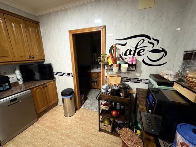 8 soveværelse Byhus til salg i Alpera - € 250.000 (Ref: 9650389)