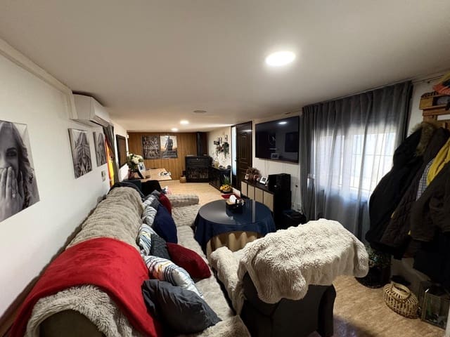 8 soveværelse Byhus til salg i Alpera - € 250.000 (Ref: 9650389)