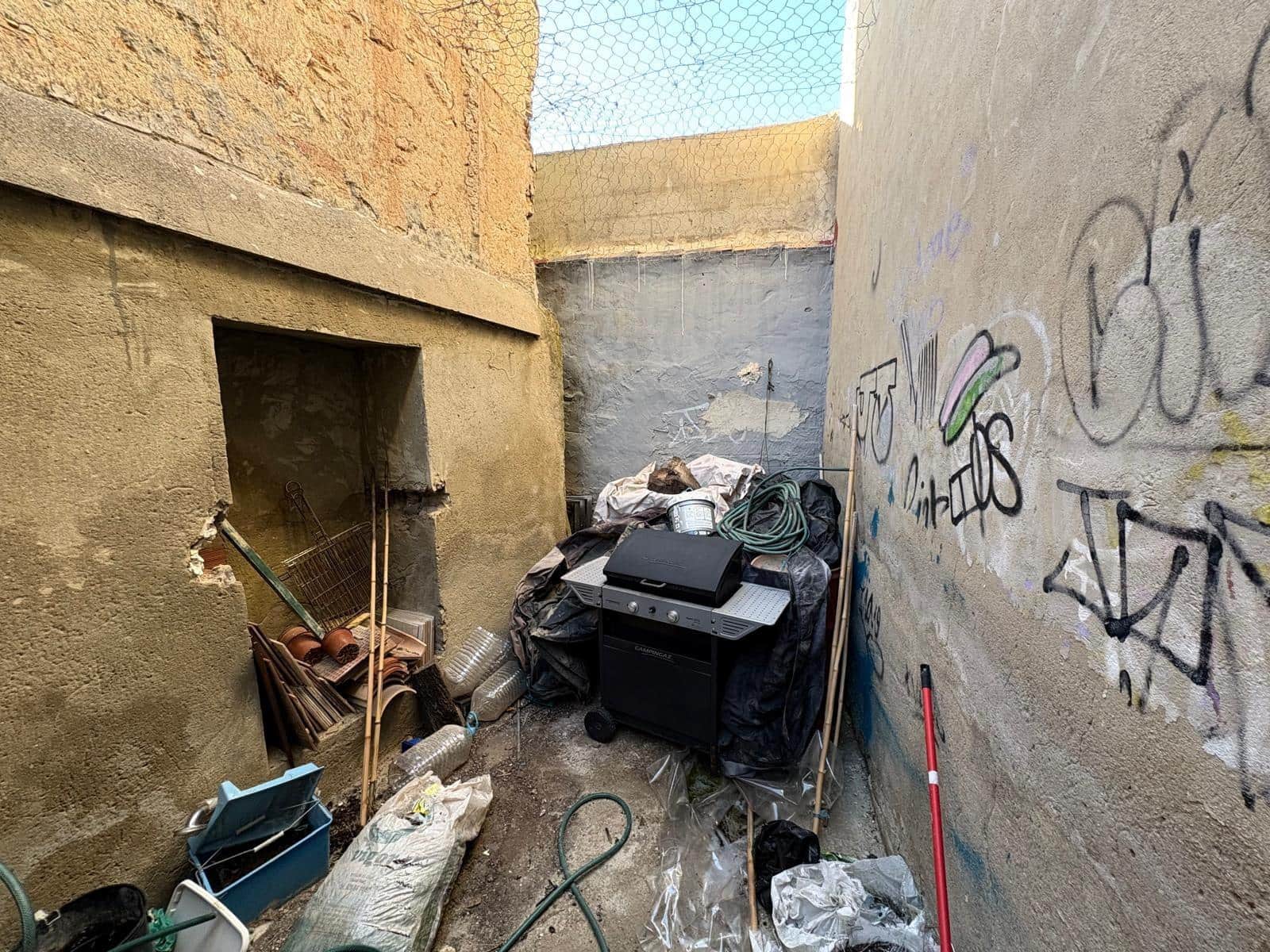 8 soveværelse Byhus til salg i Alpera - € 250.000 (Ref: 9650389)