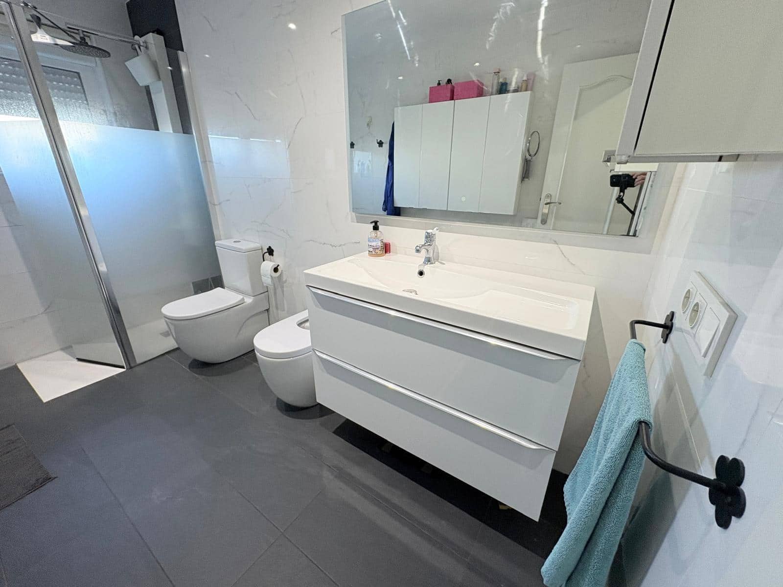 Piso de 3 habitaciones en Almansa en venta con garaje - 160.000 € (Ref: 9652021)