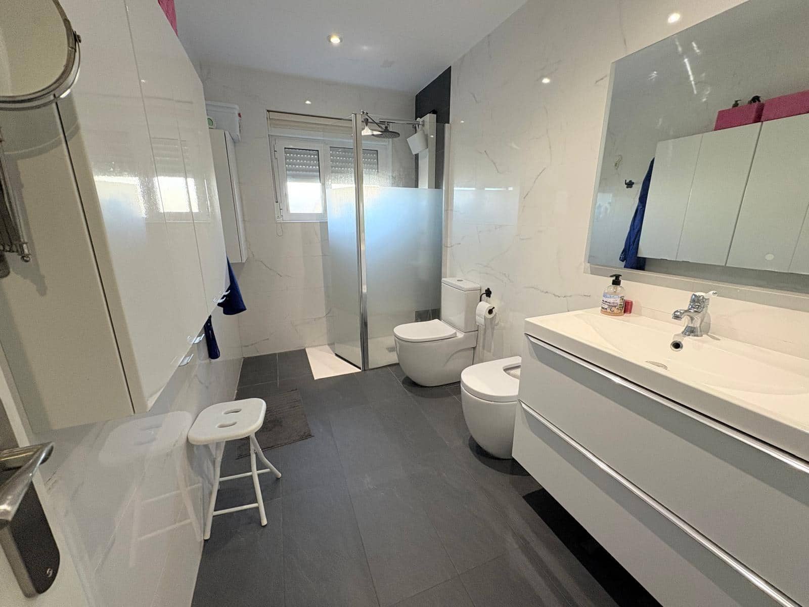 Piso de 3 habitaciones en Almansa en venta con garaje - 160.000 € (Ref: 9652021)