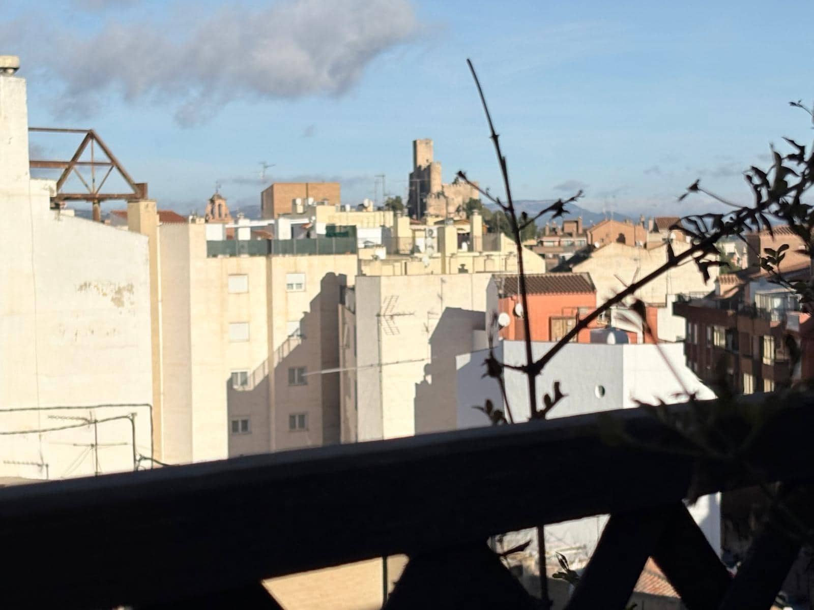 Piso de 3 habitaciones en Almansa en venta con garaje - 160.000 € (Ref: 9652021)