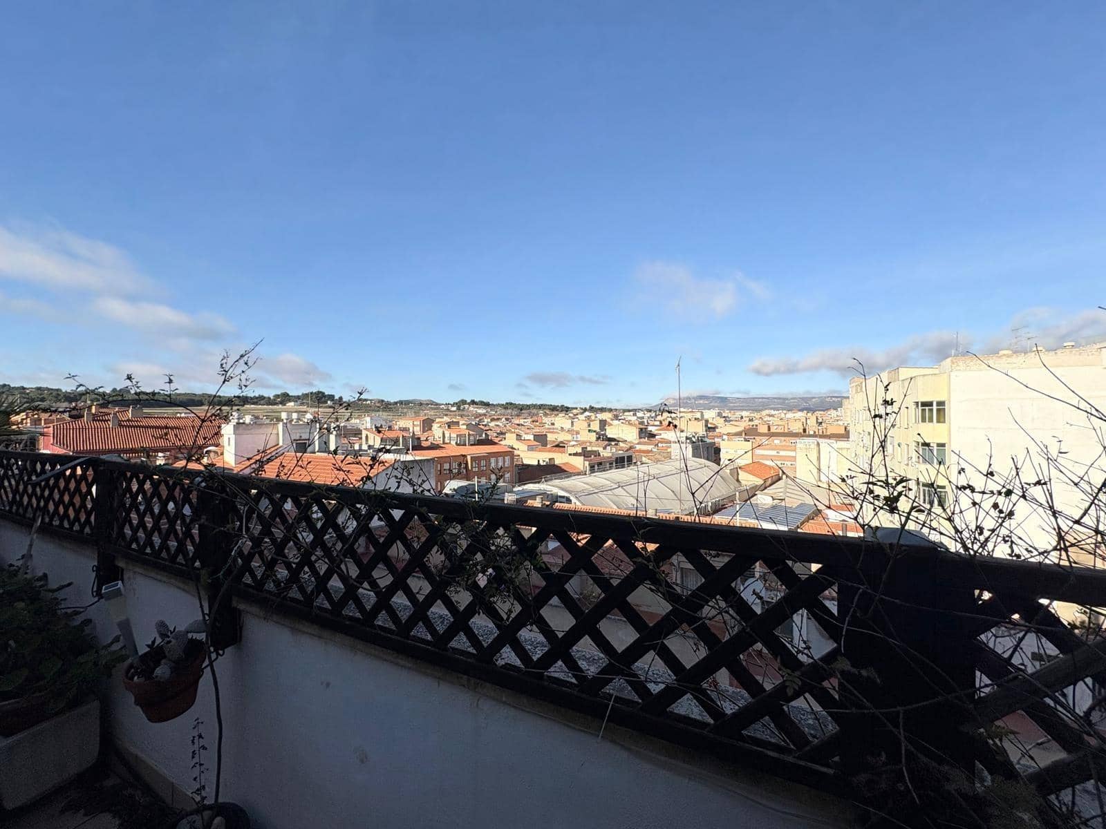 Piso de 3 habitaciones en Almansa en venta con garaje - 160.000 € (Ref: 9652021)