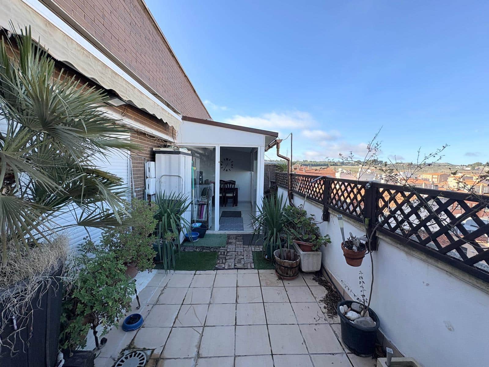 Piso de 3 habitaciones en Almansa en venta con garaje - 160.000 € (Ref: 9652021)