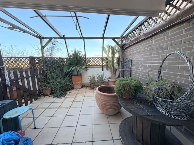 3 bedroom Flat for sale in Almansa with garage - € 160,000 (Ref: 9652021)