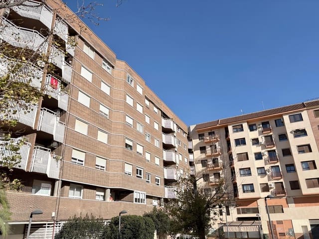 3 bedroom Flat for sale in Almansa with garage - € 160,000 (Ref: 9652021)