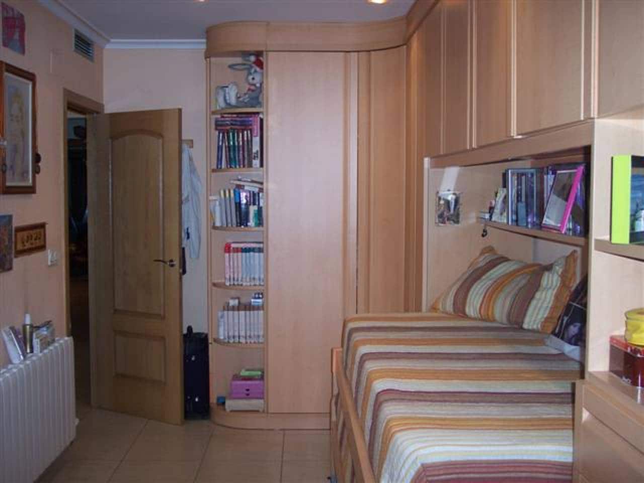 Piso de 3 habitaciones en Almansa en venta con garaje - 150.000 € (Ref: 9652022)