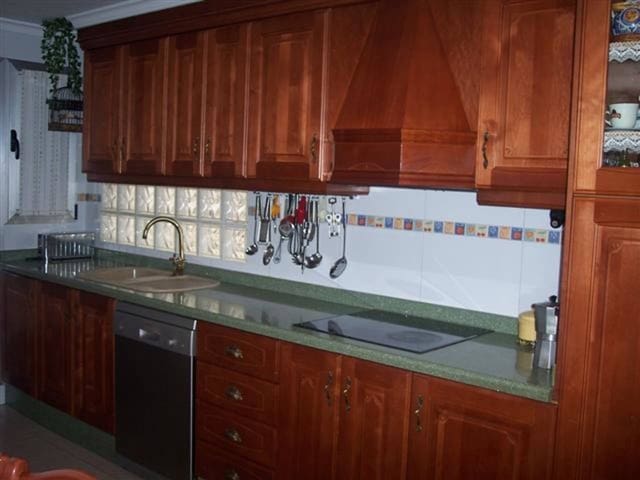 Piso de 3 habitaciones en Almansa en venta con garaje - 150.000 € (Ref: 9652022)