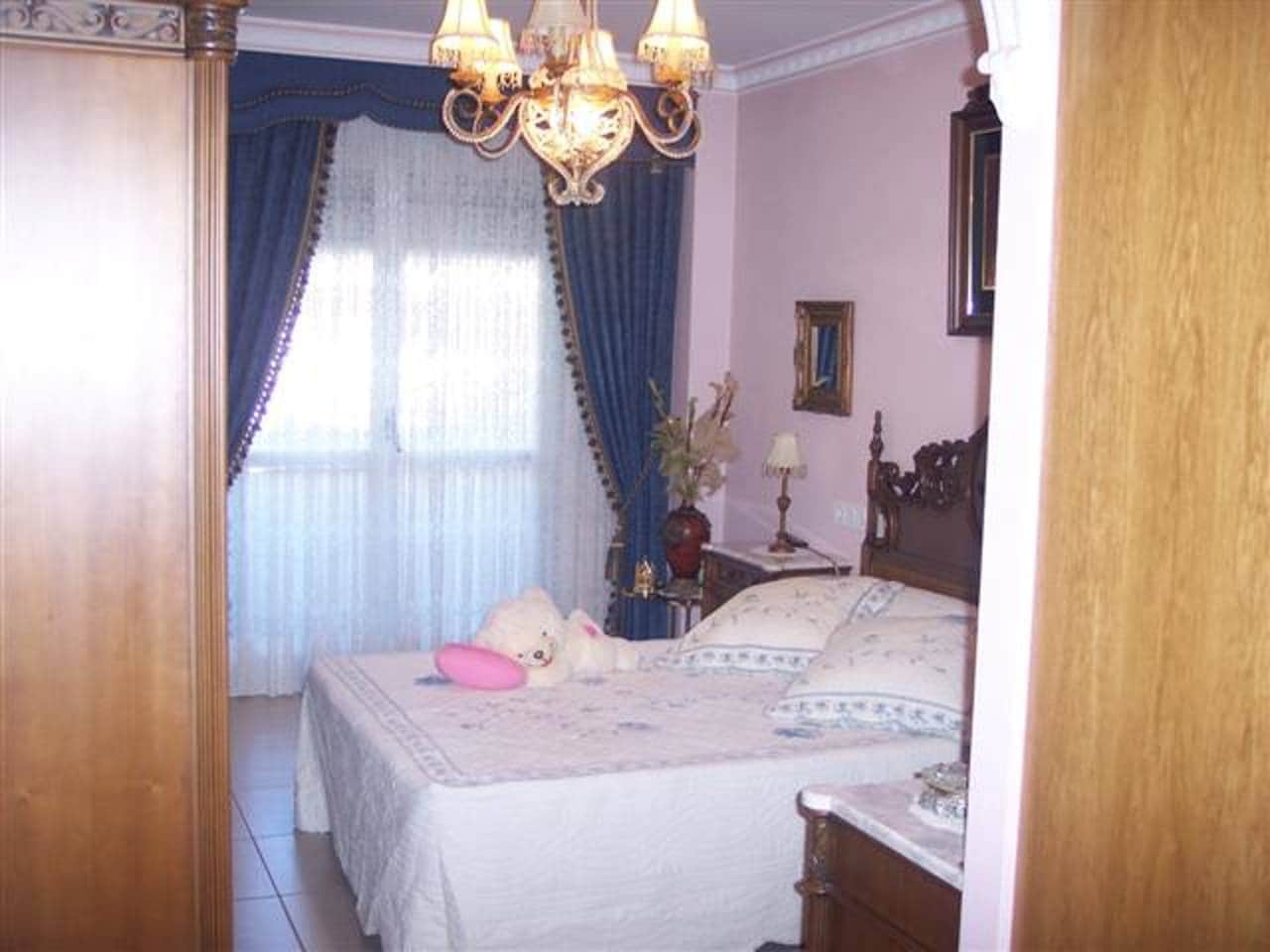 Piso de 3 habitaciones en Almansa en venta con garaje - 150.000 € (Ref: 9652022)