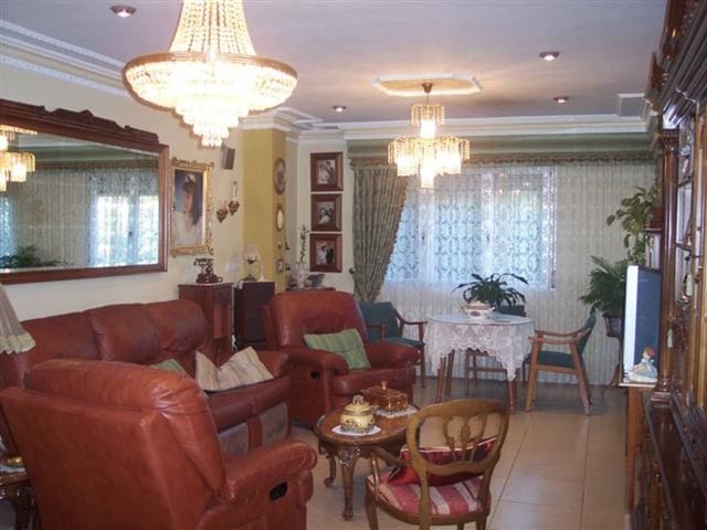 Piso de 3 habitaciones en Almansa en venta con garaje - 150.000 € (Ref: 9652022)