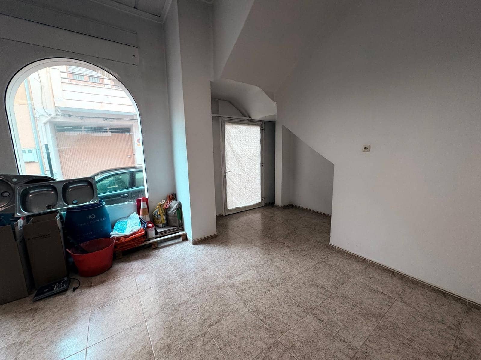 1 bedroom Commercial for rent in Almansa - € 800 (Ref: 9656116)