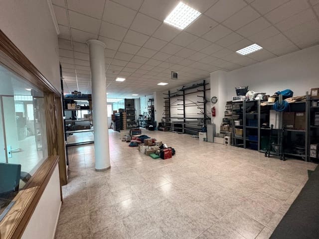 Local Comercial de 1 habitación en Almansa en alquiler - 800 € (Ref: 9656116)