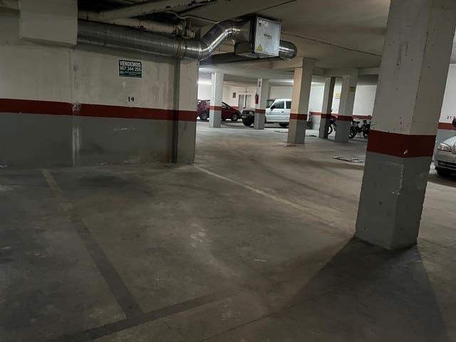 Garaje en Almansa en venta - 6.900 € (Ref: 9674239)