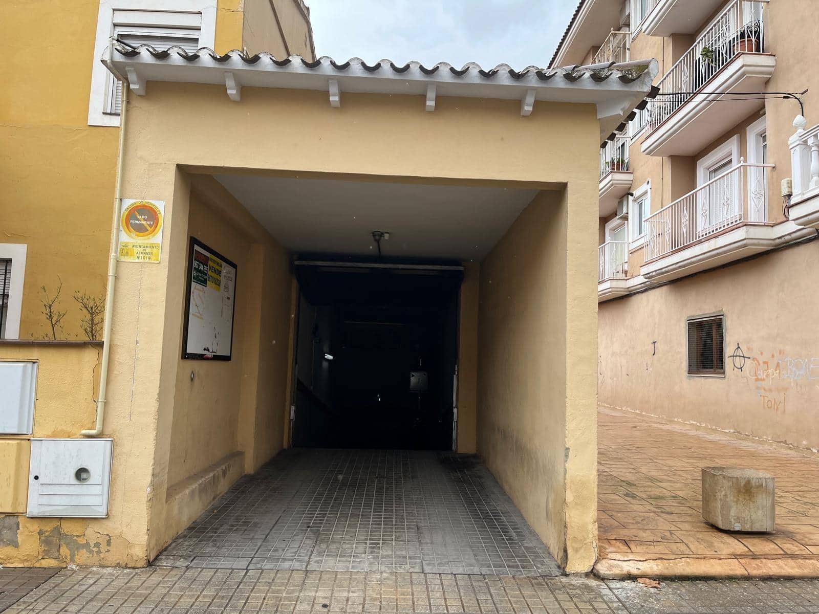 Garaje en Almansa en venta - 6.900 € (Ref: 9674239)