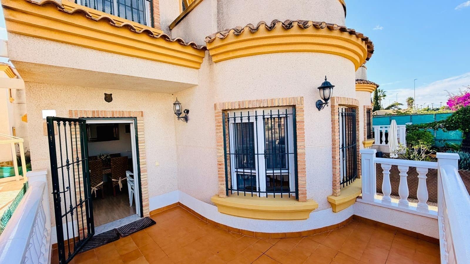 3 soveværelse Villa til salg i Los Montesinos med garage - € 255.000 (Ref: 10177240)