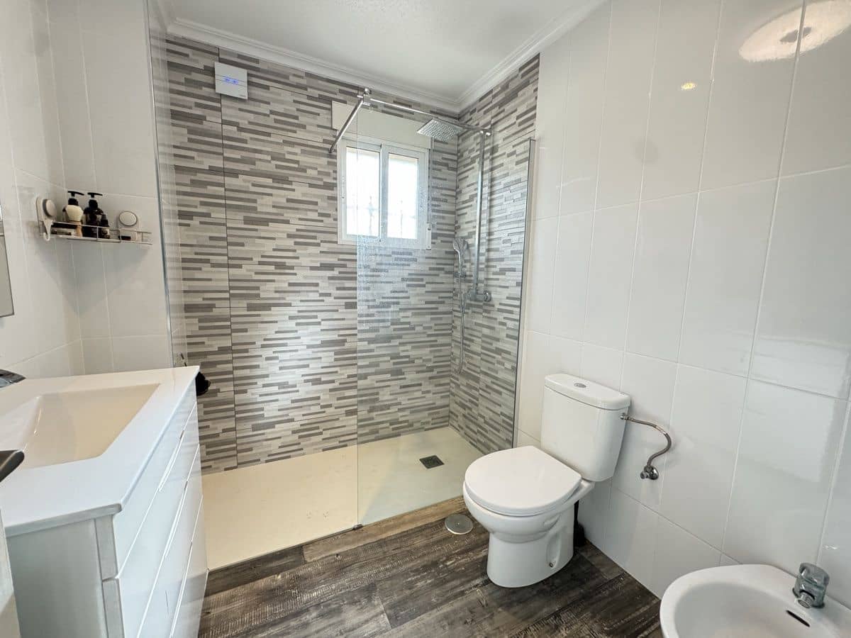 4 bedroom Villa for sale in Algorfa with pool - € 590,000 (Ref: 8916689)