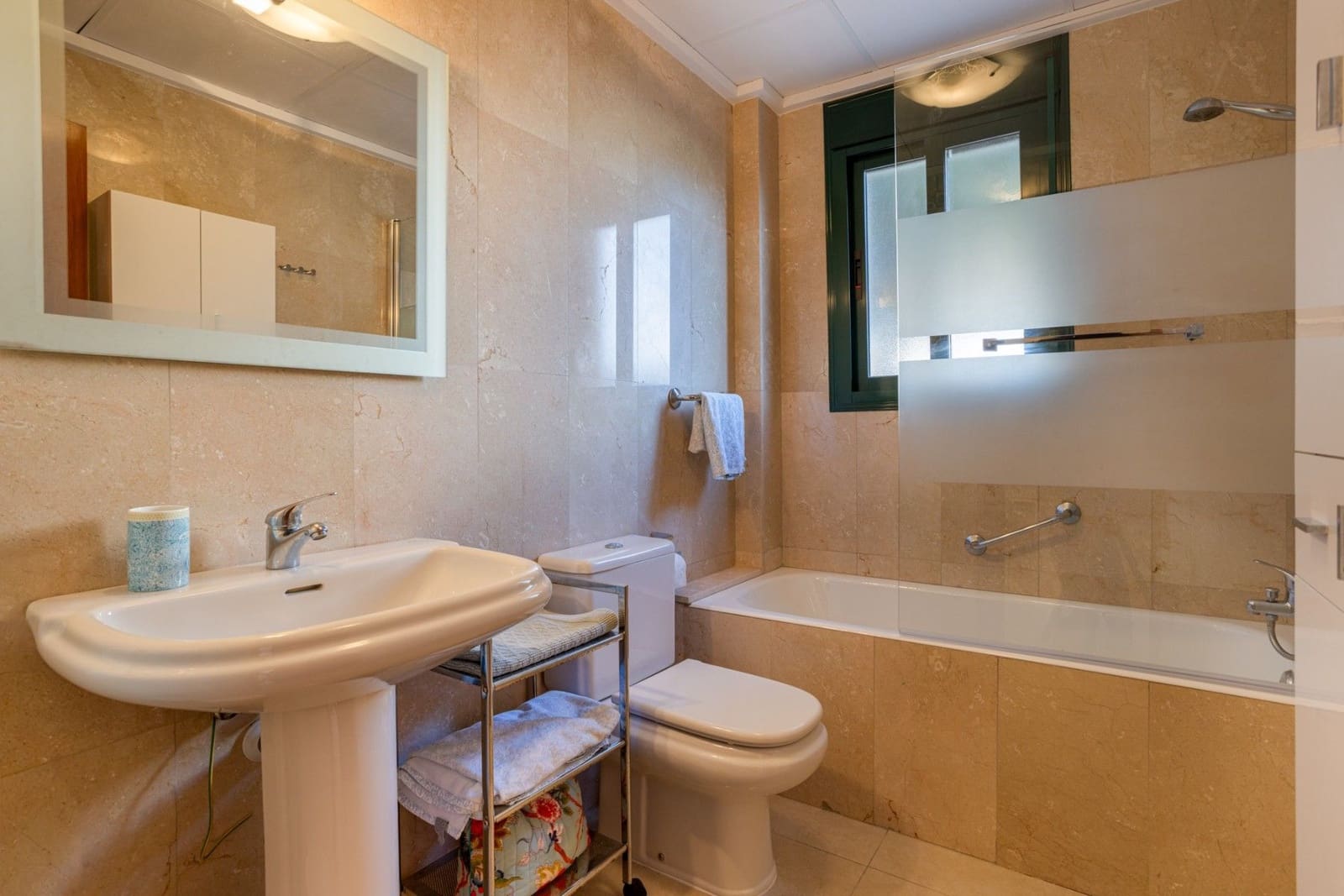 2 bedroom Apartment for sale in Rojales with pool - € 195,000 (Ref: 9415971)