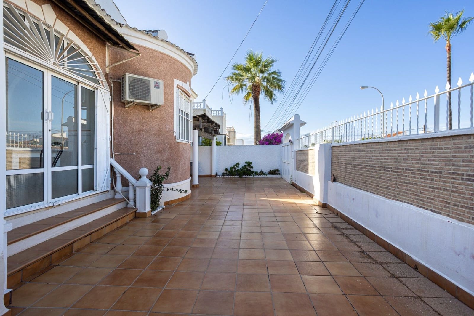 3 soverom Villa til salgs i Torrevieja med svømmebasseng - € 330 000 (Ref: 9478748)