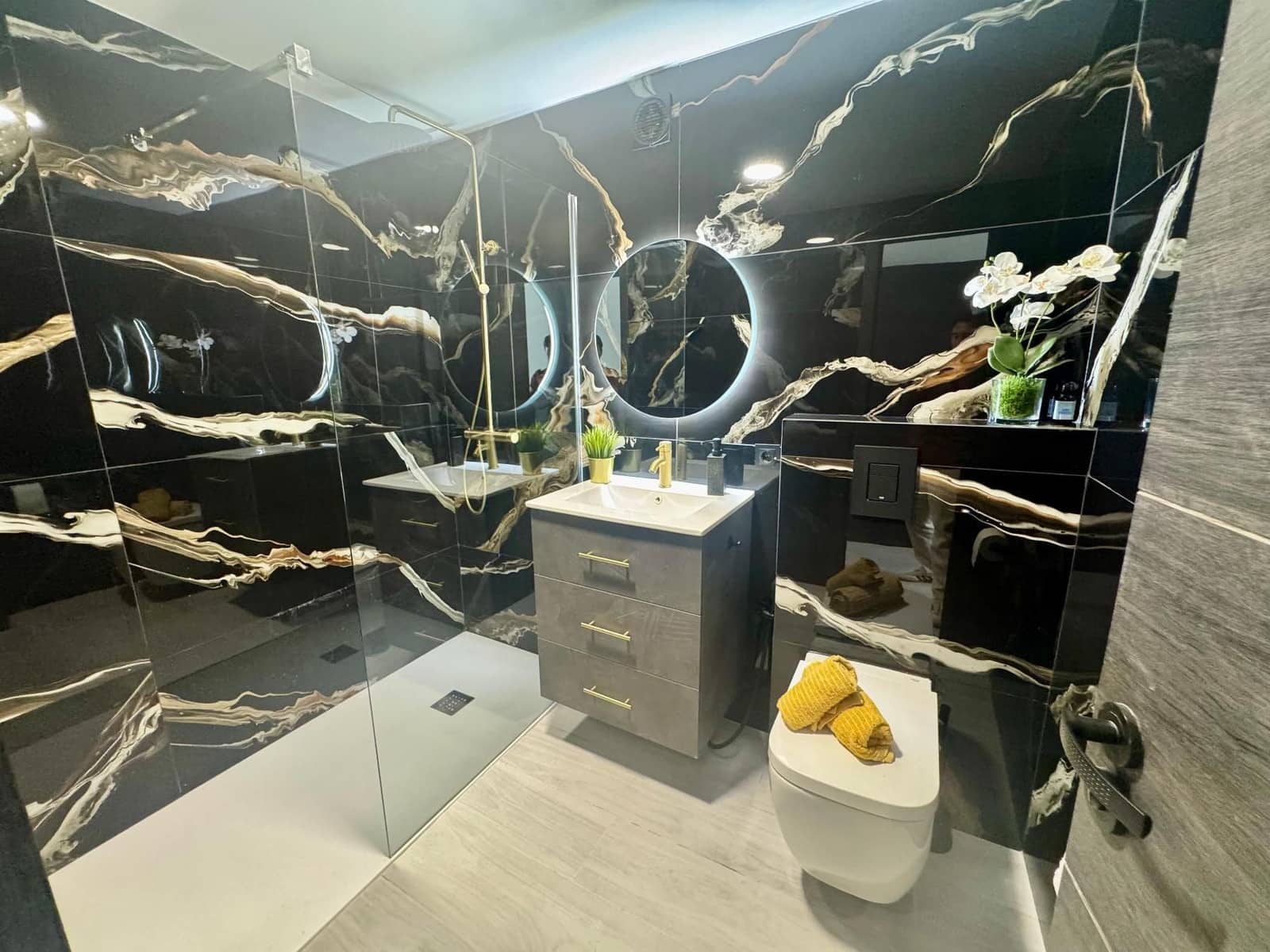 3 bedroom Apartment for sale in Torrevieja - € 357,000 (Ref: 9478750)