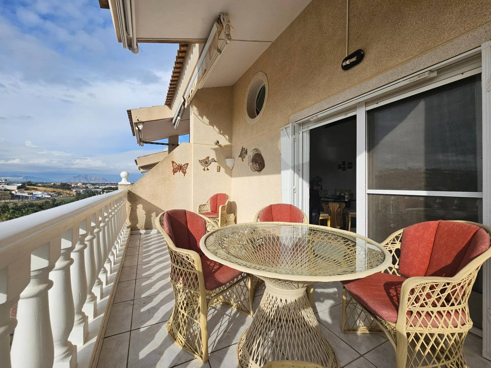 3 quarto Moradia em Banda para arrendar em Dona Pepa - 2 000 € (Ref: 9494669)