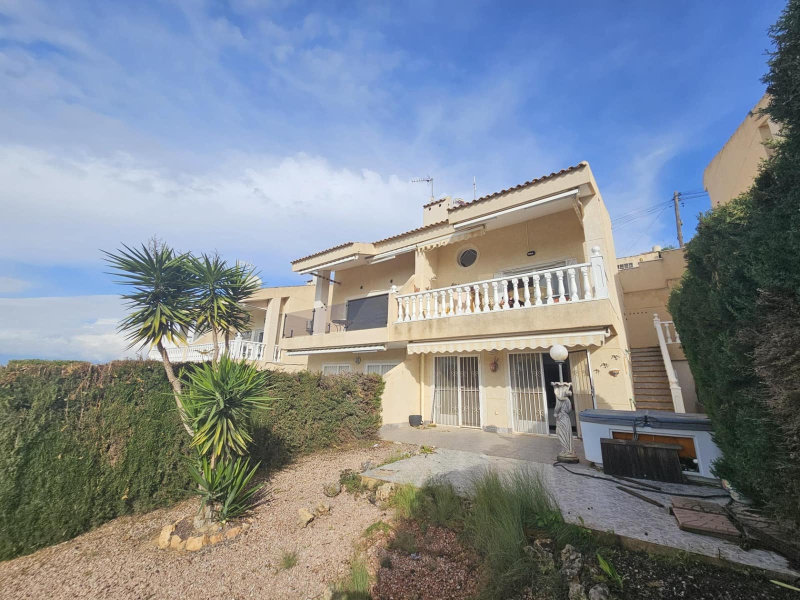 3 bedroom Semi-detached Villa for holiday rental in Dona Pepa - € 1,000 (Ref: 9494669)