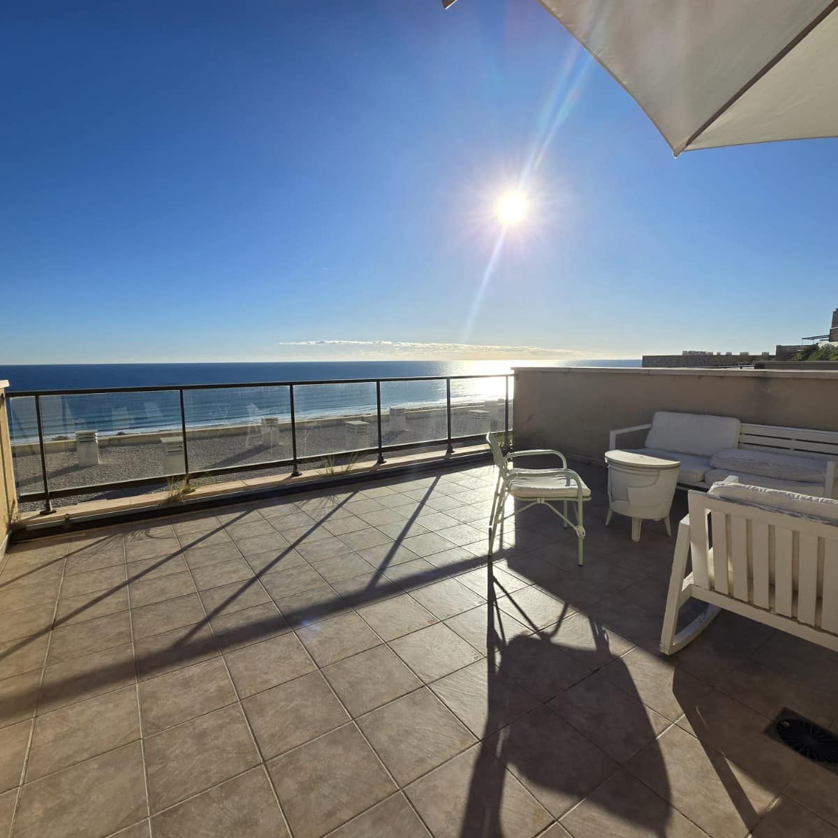 Casa de 3 habitaciones en Arenales del Sol en venta con piscina garaje - 450.000 € (Ref: 9449491)